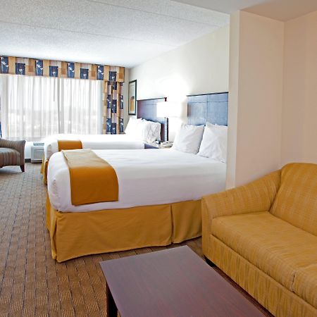 Holiday Inn Express & Suites Columbus At Northlake By Ihg מראה חיצוני תמונה