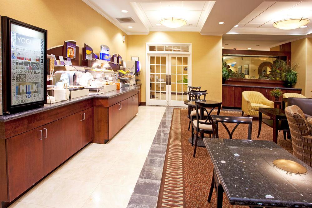 Holiday Inn Express & Suites Columbus At Northlake By Ihg מראה חיצוני תמונה