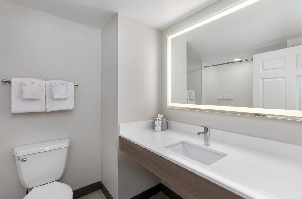 Holiday Inn Express & Suites Columbus At Northlake By Ihg מראה חיצוני תמונה