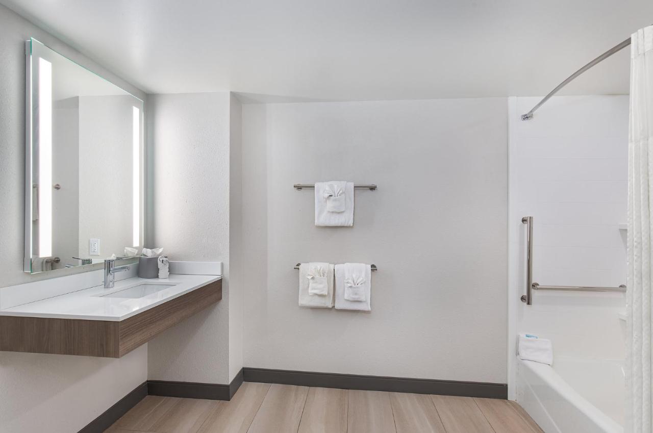 Holiday Inn Express & Suites Columbus At Northlake By Ihg מראה חיצוני תמונה