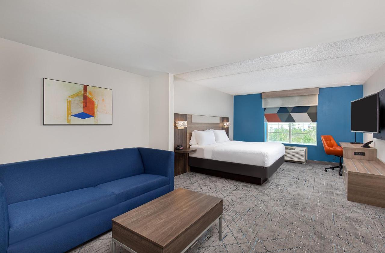 Holiday Inn Express & Suites Columbus At Northlake By Ihg מראה חיצוני תמונה
