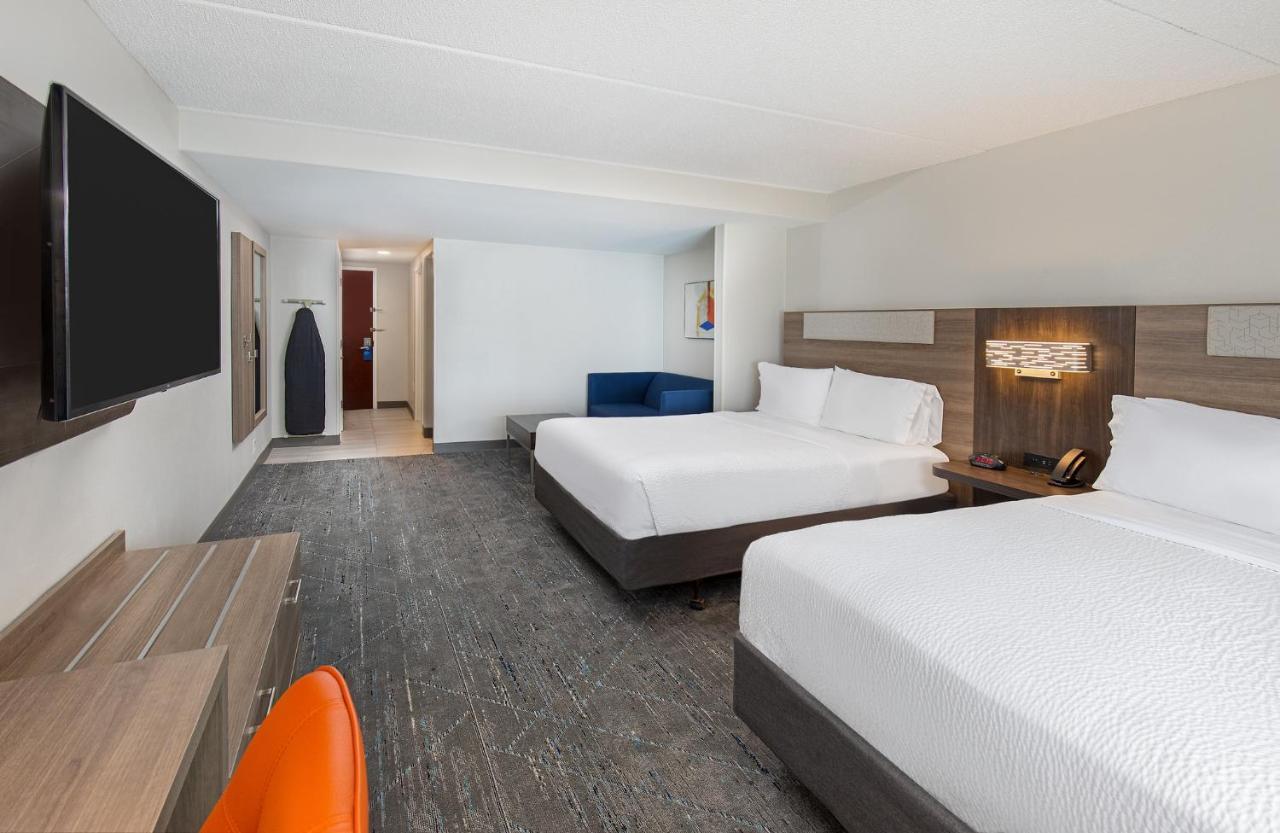 Holiday Inn Express & Suites Columbus At Northlake By Ihg מראה חיצוני תמונה