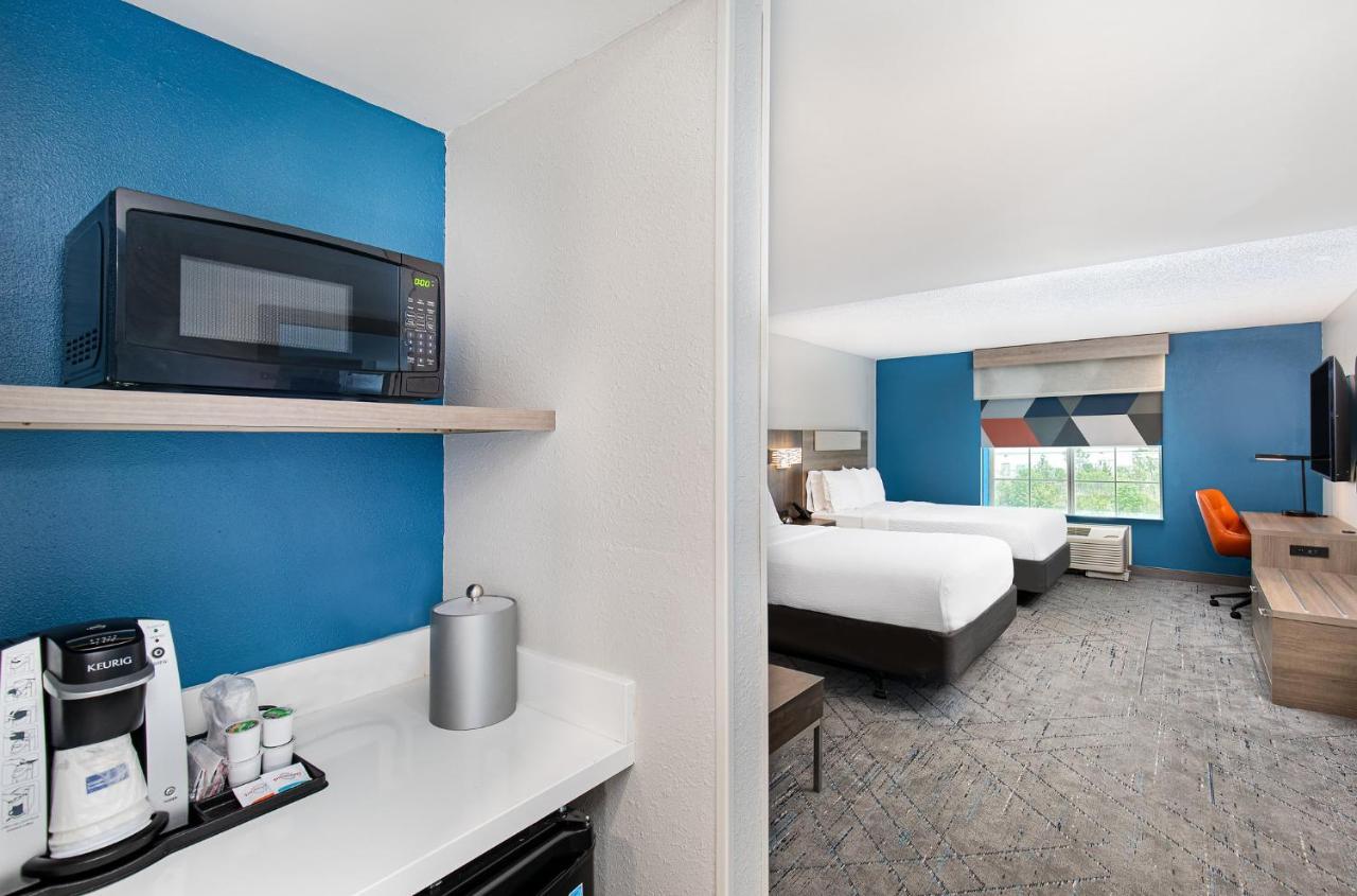 Holiday Inn Express & Suites Columbus At Northlake By Ihg מראה חיצוני תמונה