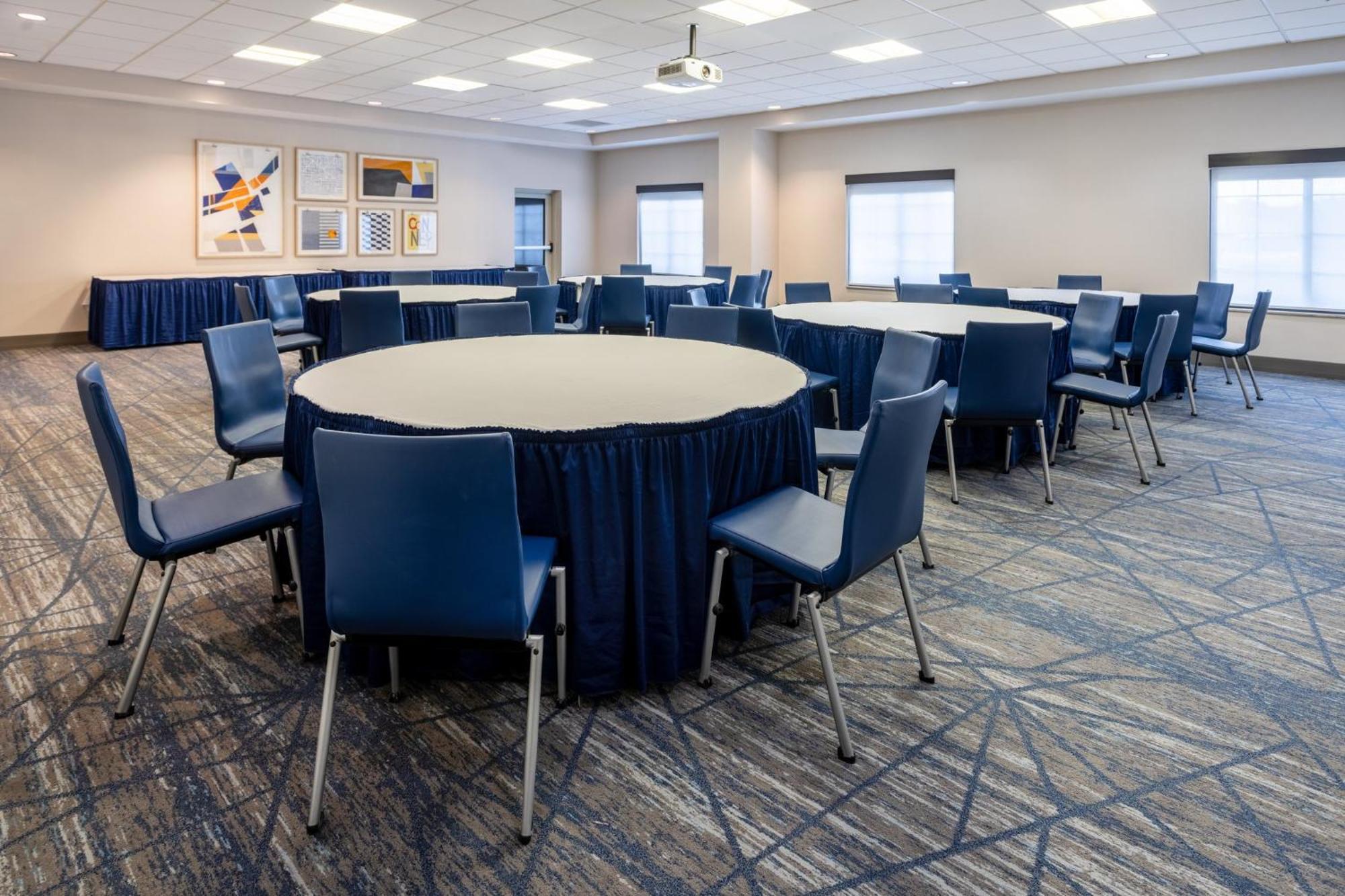 Holiday Inn Express & Suites Columbus At Northlake By Ihg מראה חיצוני תמונה