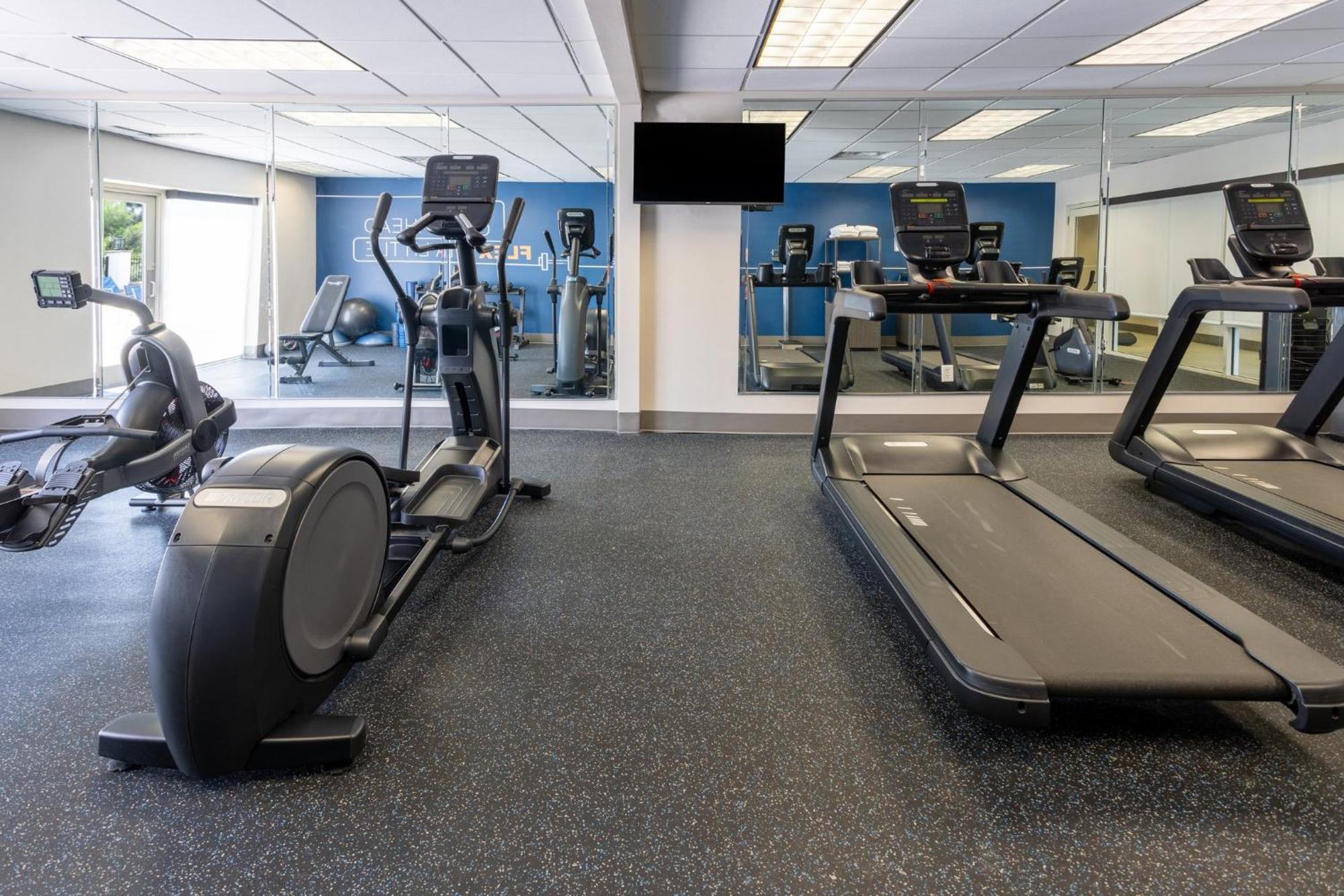 Holiday Inn Express & Suites Columbus At Northlake By Ihg מראה חיצוני תמונה