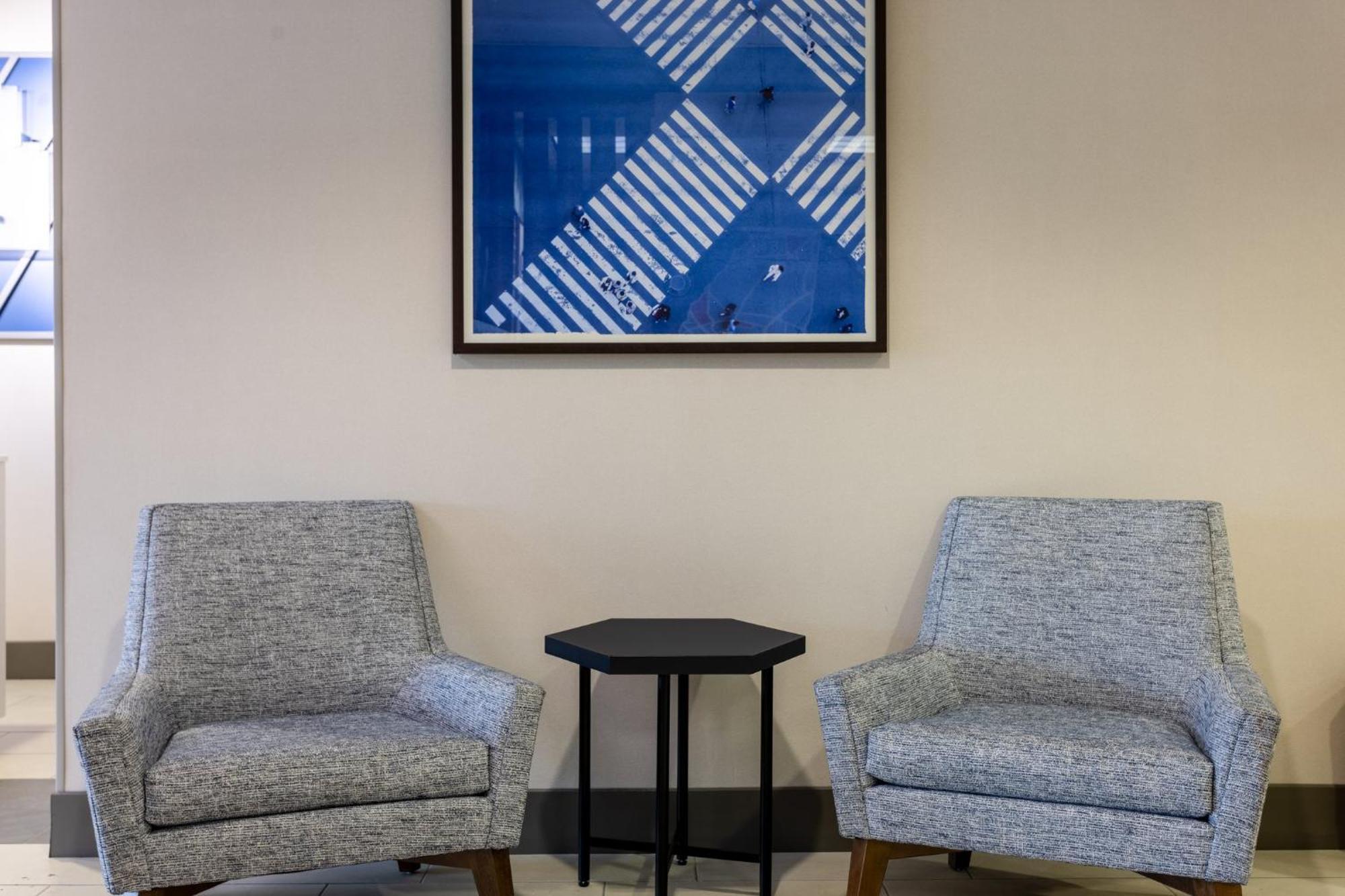 Holiday Inn Express & Suites Columbus At Northlake By Ihg מראה חיצוני תמונה